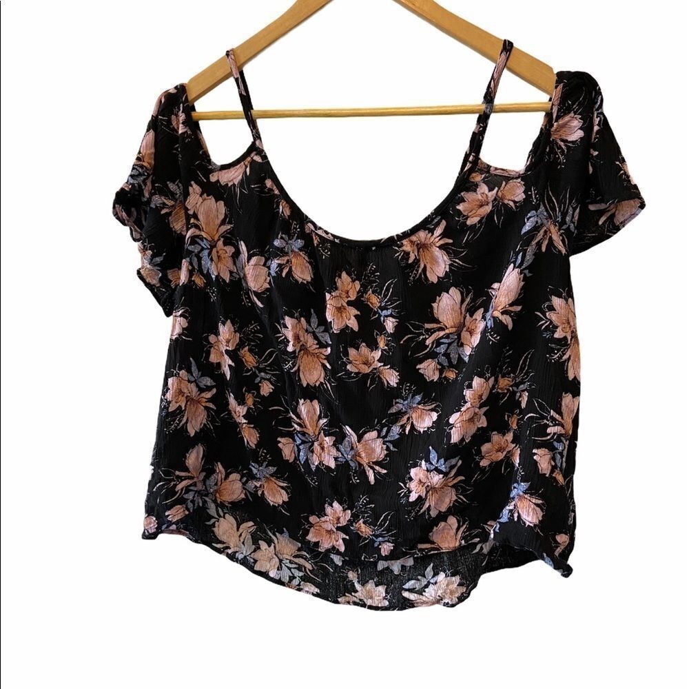 Black Floral Printed Off the Shoulder Light Shirt - Picture 7 of 8